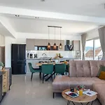 Plenca - Heated Pool Villa