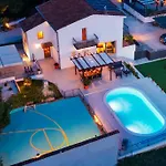 Villa Plenca - Heated Pool Sibenik