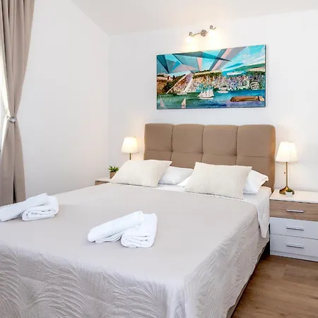 Villa Plenca - Heated Pool ! *