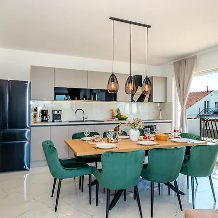 Plenca - Heated Pool Villa *