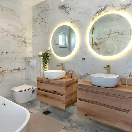 Plenca - Heated Pool Villa *