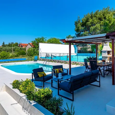 Plenca - Heated Pool Villa Sibenik
