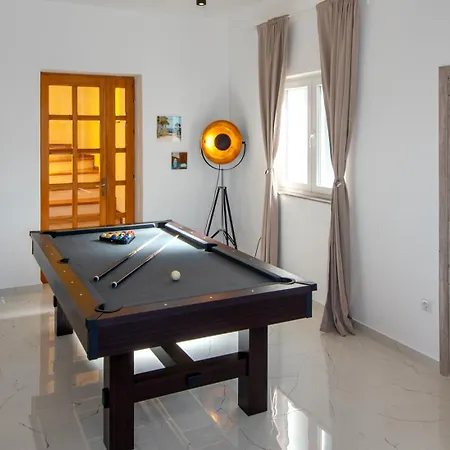 Villa Plenca - Heated Pool Sibenik