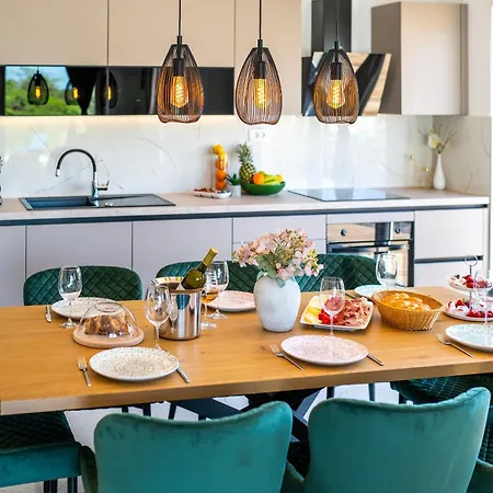 Plenca - Heated Pool