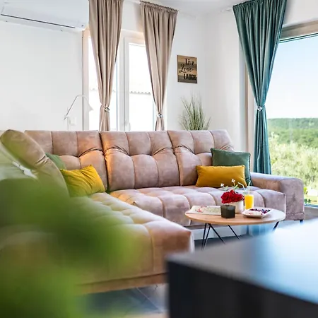 Plenca - Heated Pool Villa *