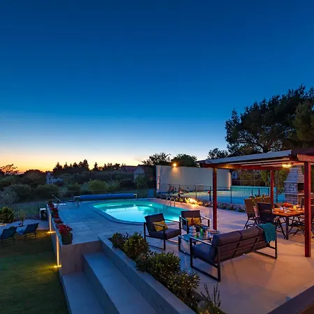 Plenca - Heated Pool !