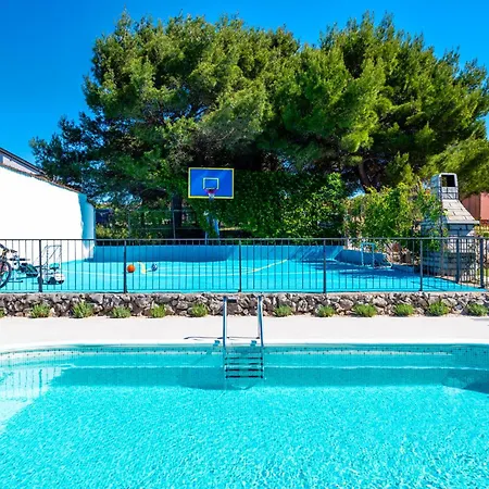 Plenca - Heated Pool Villa