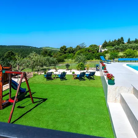 Plenca - Heated Pool Szybenik