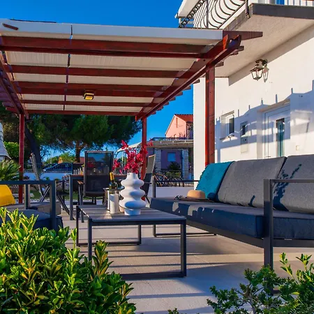 Plenca - Heated Pool Villa