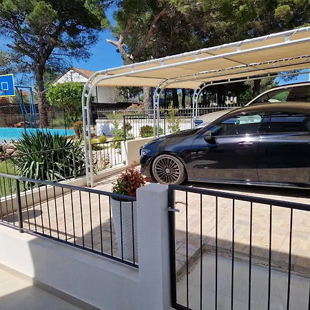 Plenca - Heated Pool Villa