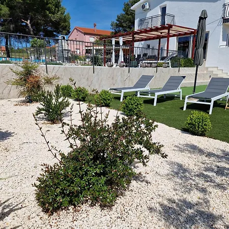 Plenca - Heated Pool Sibenik