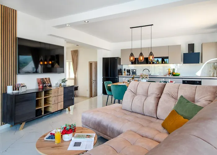 Plenca - Heated Pool