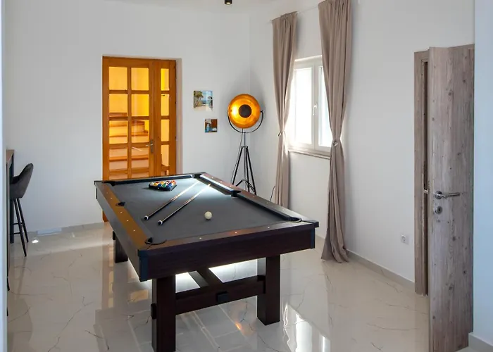 Villa Plenca - Heated Pool Šibenik