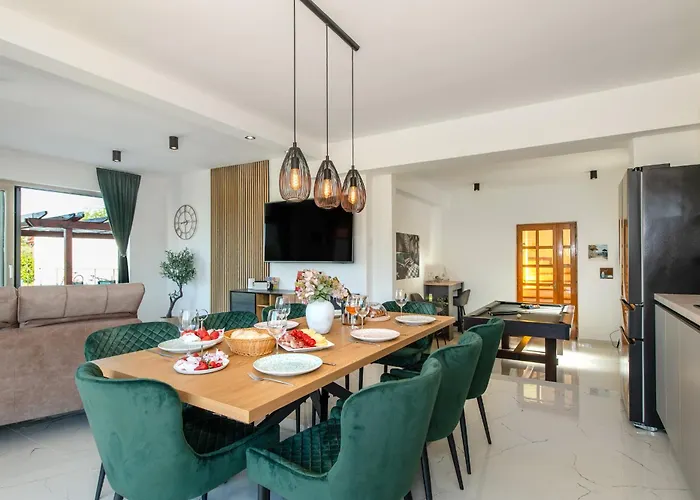 Plenca - Heated Pool