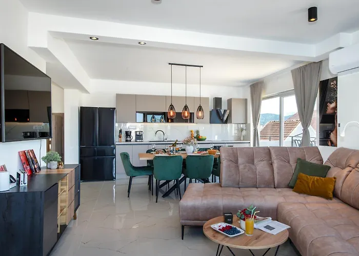 Plenca - Heated Pool Villa