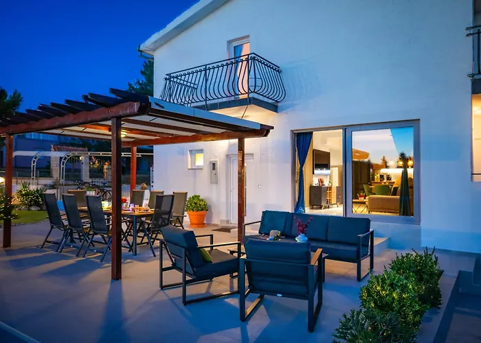 Villa Plenca - Heated Pool Šibenik