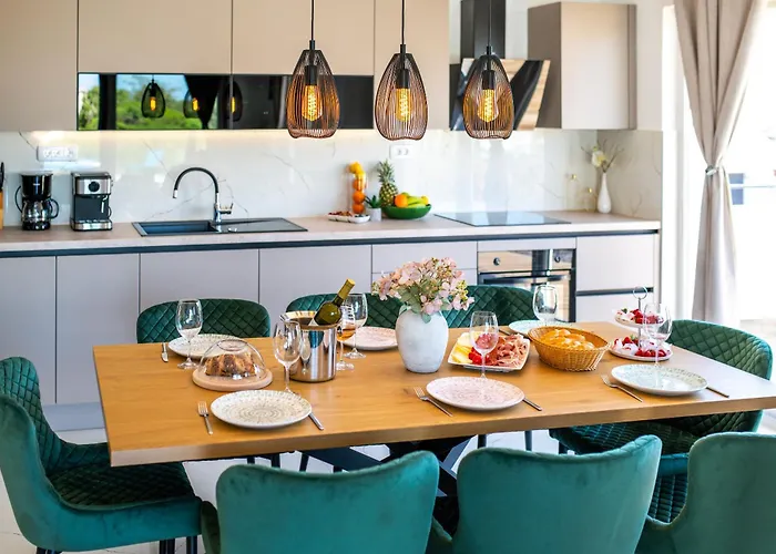 Plenca - Heated Pool