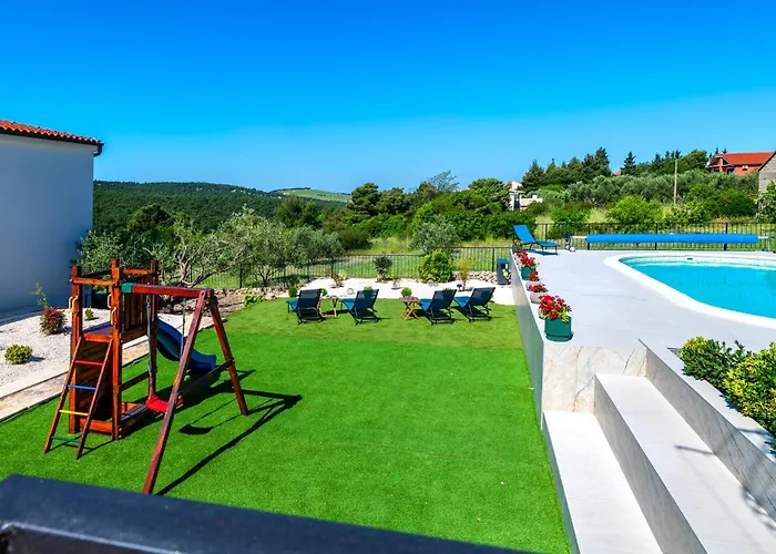 Plenca - Heated Pool Šibenik