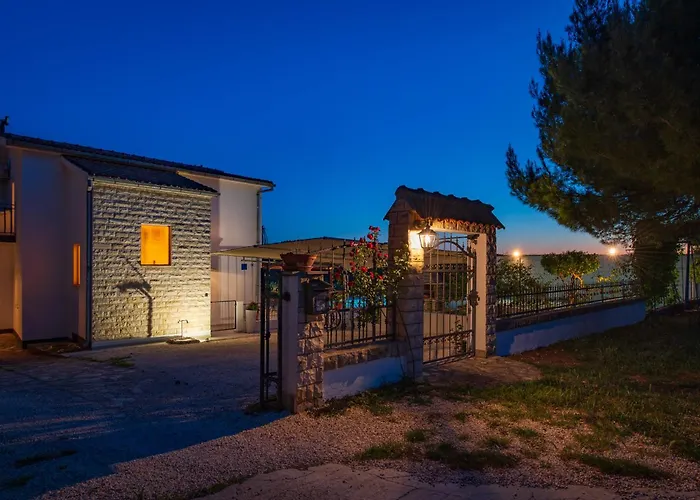 Plenca - Heated Pool