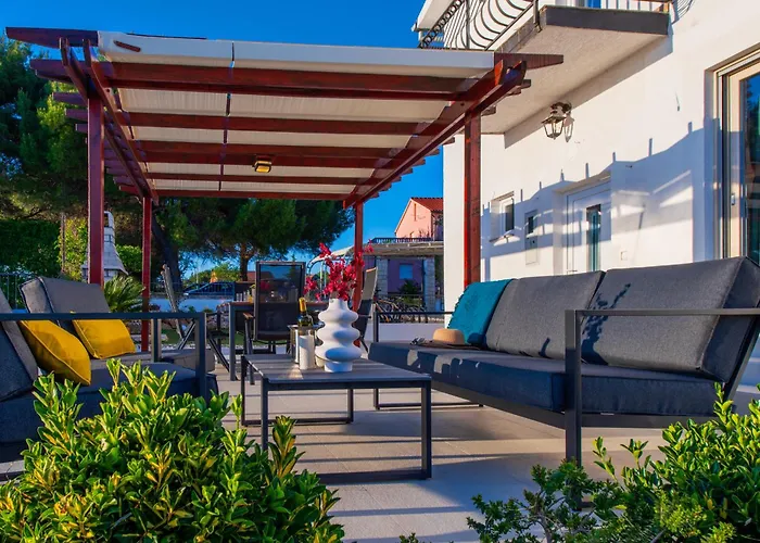 Plenca - Heated Pool Villa